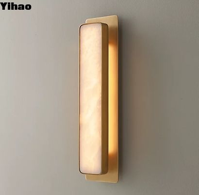 1 Lampes murales stylées en laiton pour salles de conférence haut de gamme