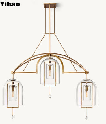 Chandelier de cristal en laiton linéaire de 43 kg avec dimensions de 155 cm W x 34 cm D x 142 cm H