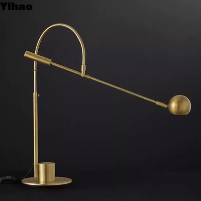 Lampe de table de finition en laiton bronzé pour hôtel et maison de style cristal