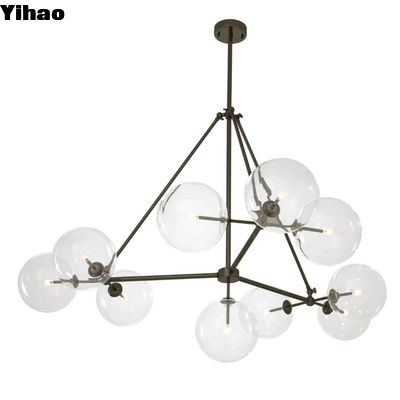 Elegant chandelier de cristal de 140 cm monté dans l' intérieur