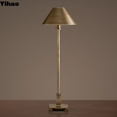 Lampe de table de design moderne de corps de cuivre avec 2700K lumière LED blanche chaude pour la chambre à coucher et salle d'étude